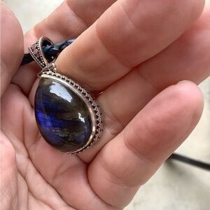 NWOT Samuel Benham Labradorite pendant leather necklace